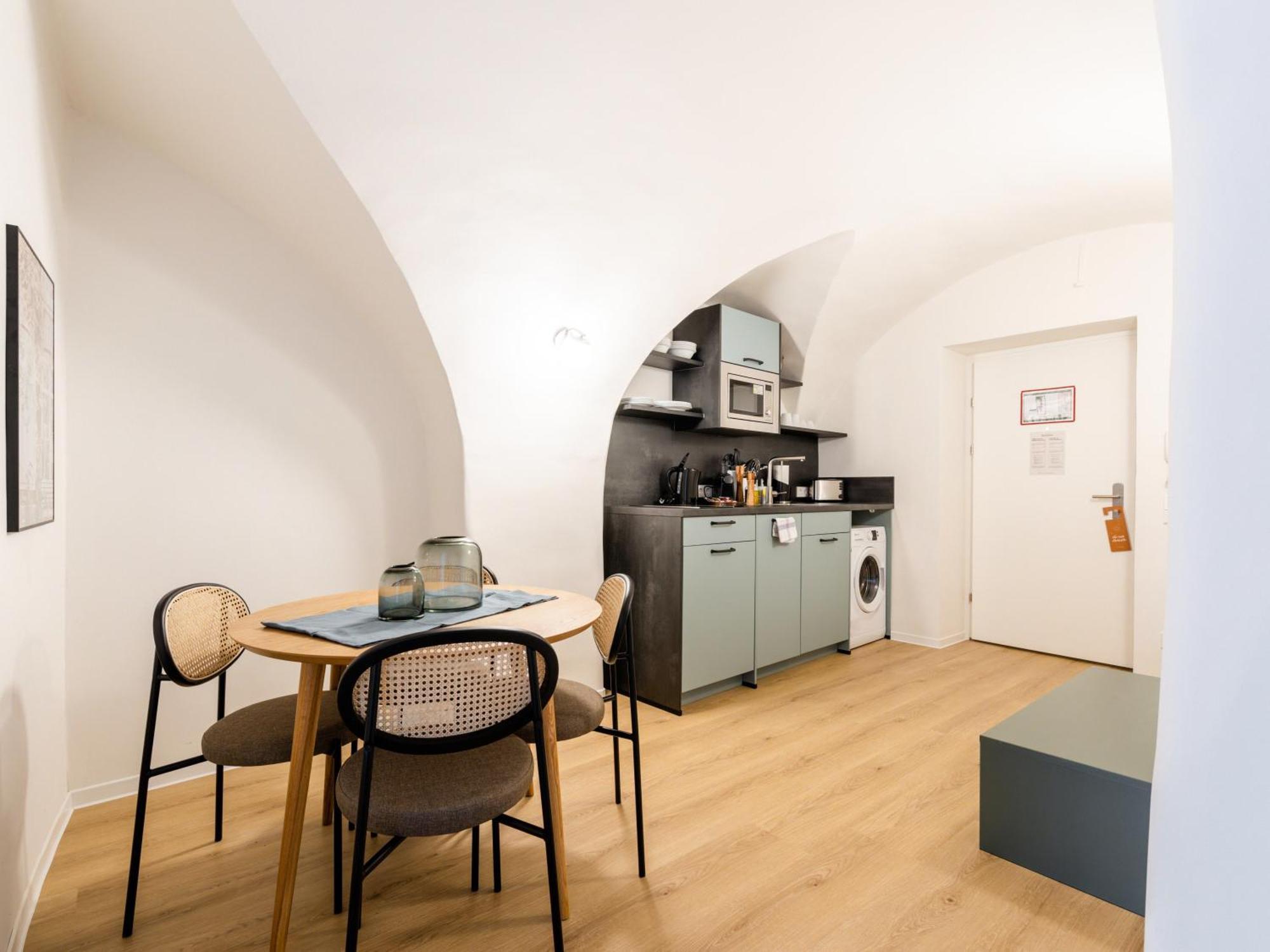 Limehome Klagenfurt Goessgasse Klagenfurt am Woerthersee Pokoj fotografie
